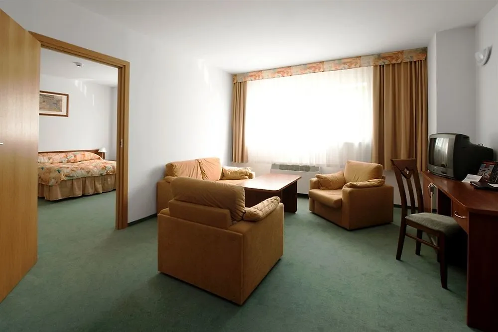Sangate Hotel Airport Varšava