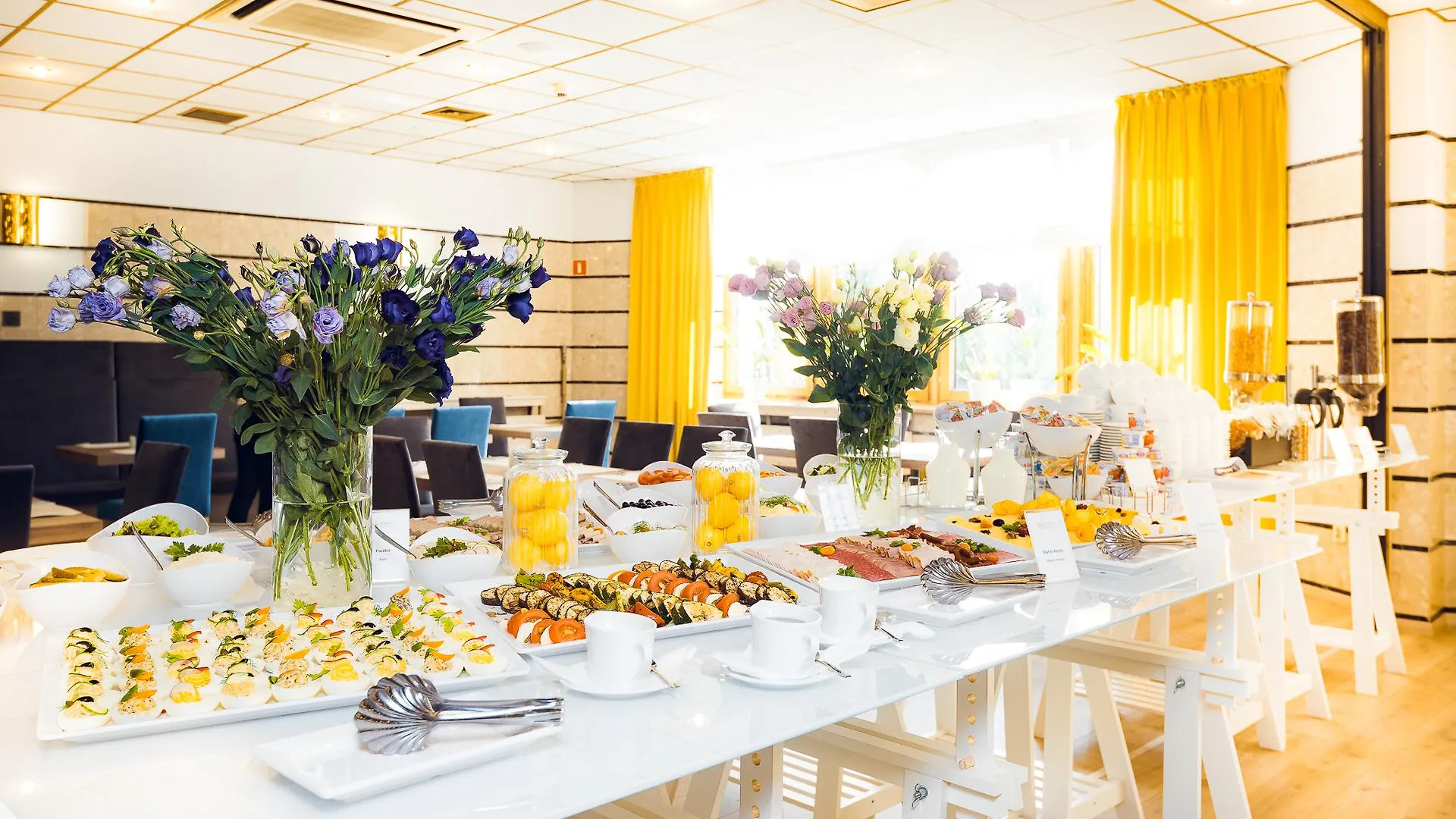 ***  ורשה Sangate Hotel Airport פולין