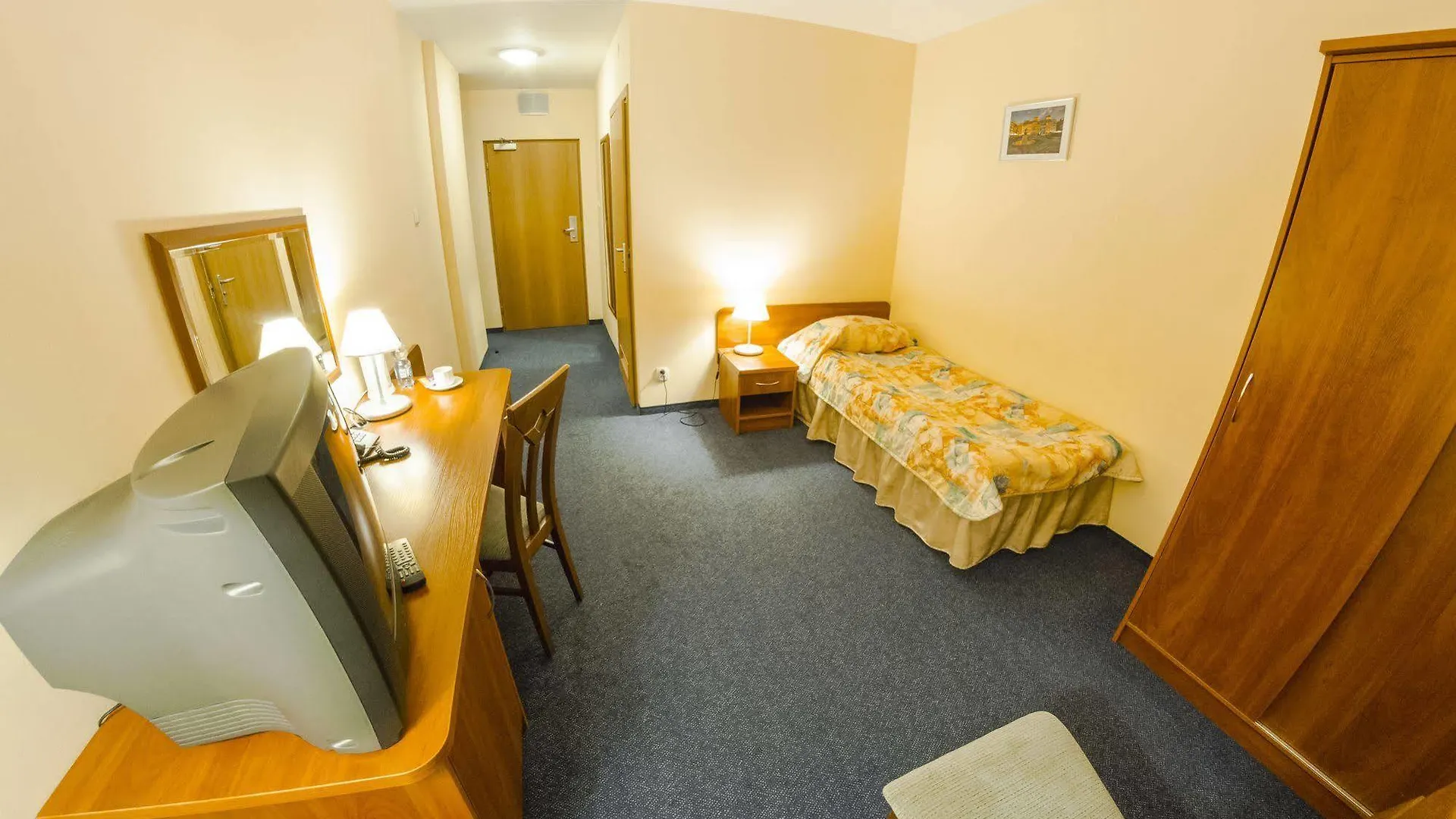 ורשה Sangate Hotel Airport