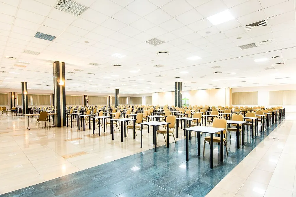 ורשה Sangate Hotel Airport