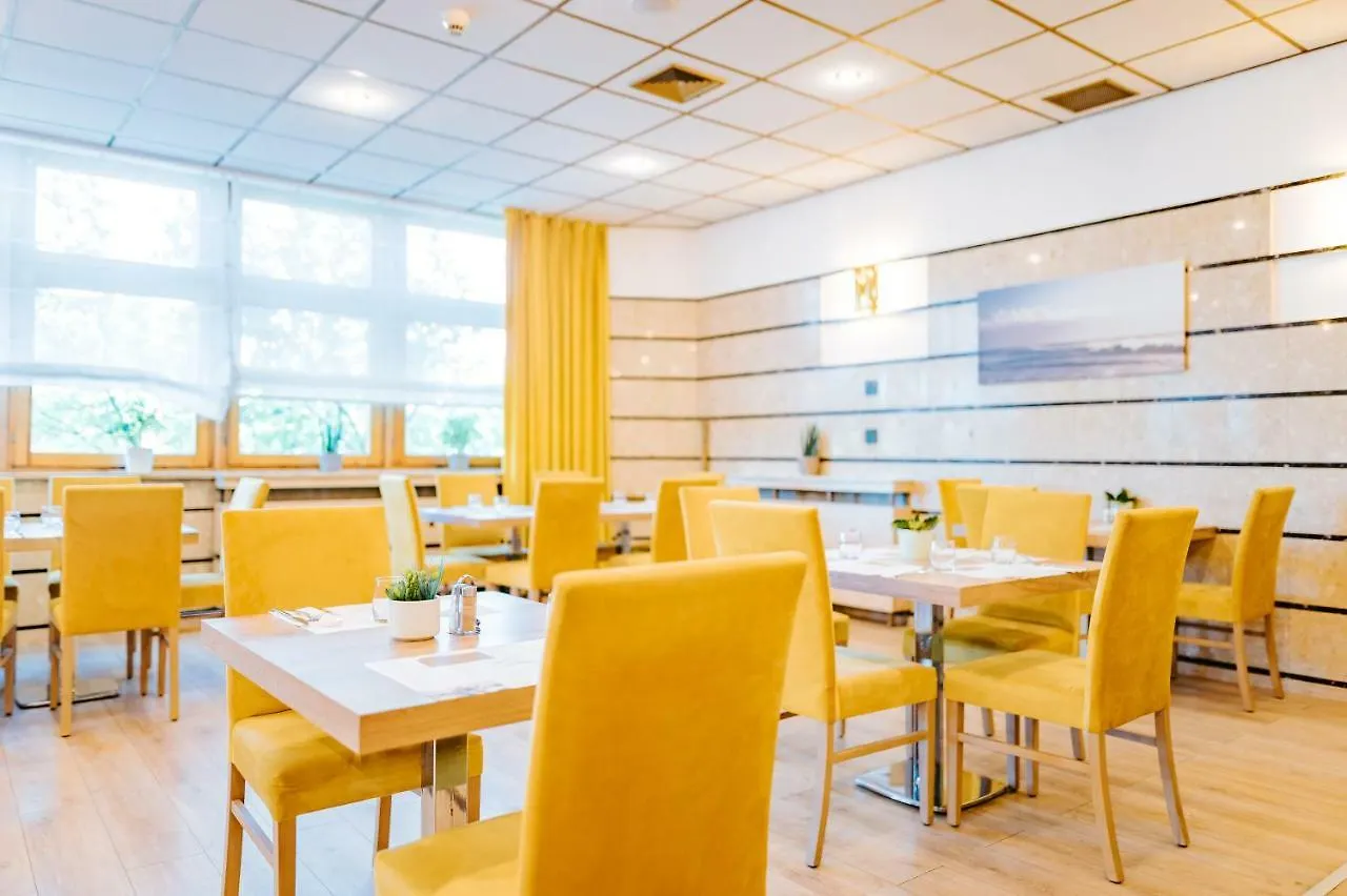 ורשה Sangate Hotel Airport
